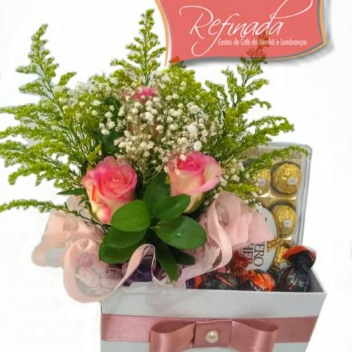 Caixa Rosas e Chocolate R$ 259,00